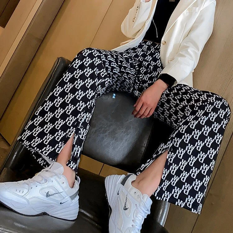 813Black